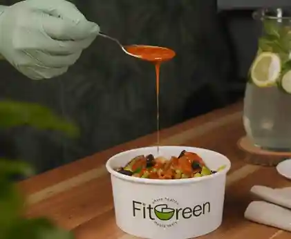 bowl-with-sause-pouring